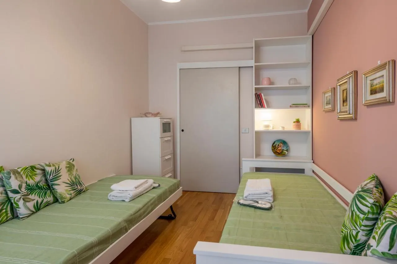 Apartment Bnbutler - Principe Eugenio - Casa Corsini, Un Angolo Retro Milan Italy