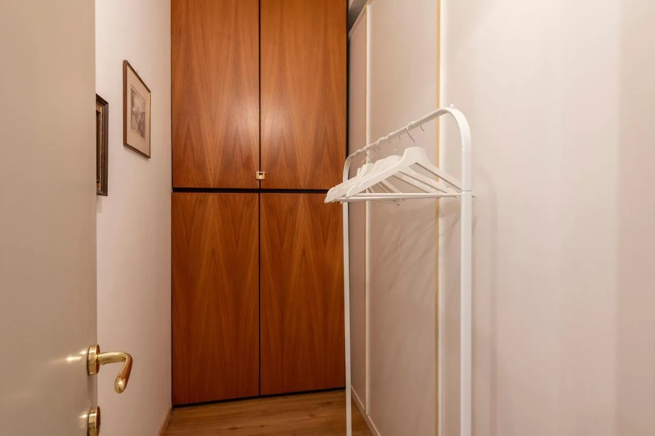 Bnbutler - Principe Eugenio - Casa Corsini, Un Angolo Retro Milan Apartment